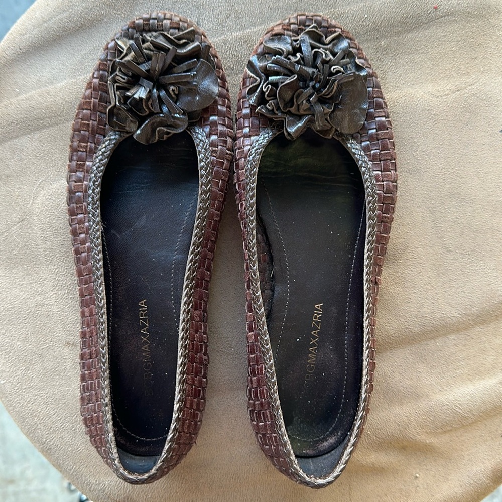 BCBG maxazria brown flats size 6.5